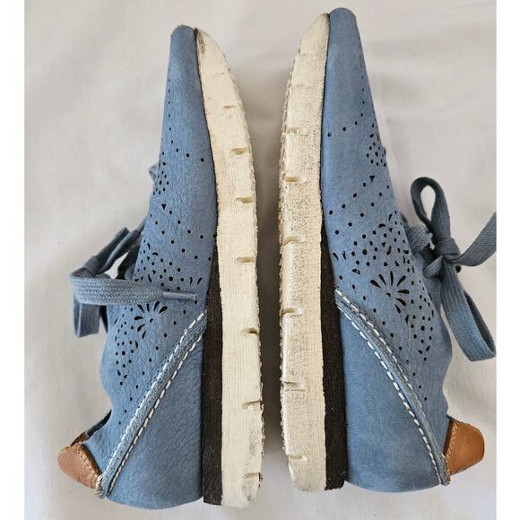 OTBT Blue Leather Cutout Khora Sneaker 7M Casual Leightweight Minimalist Basic - Picture 6 of 8